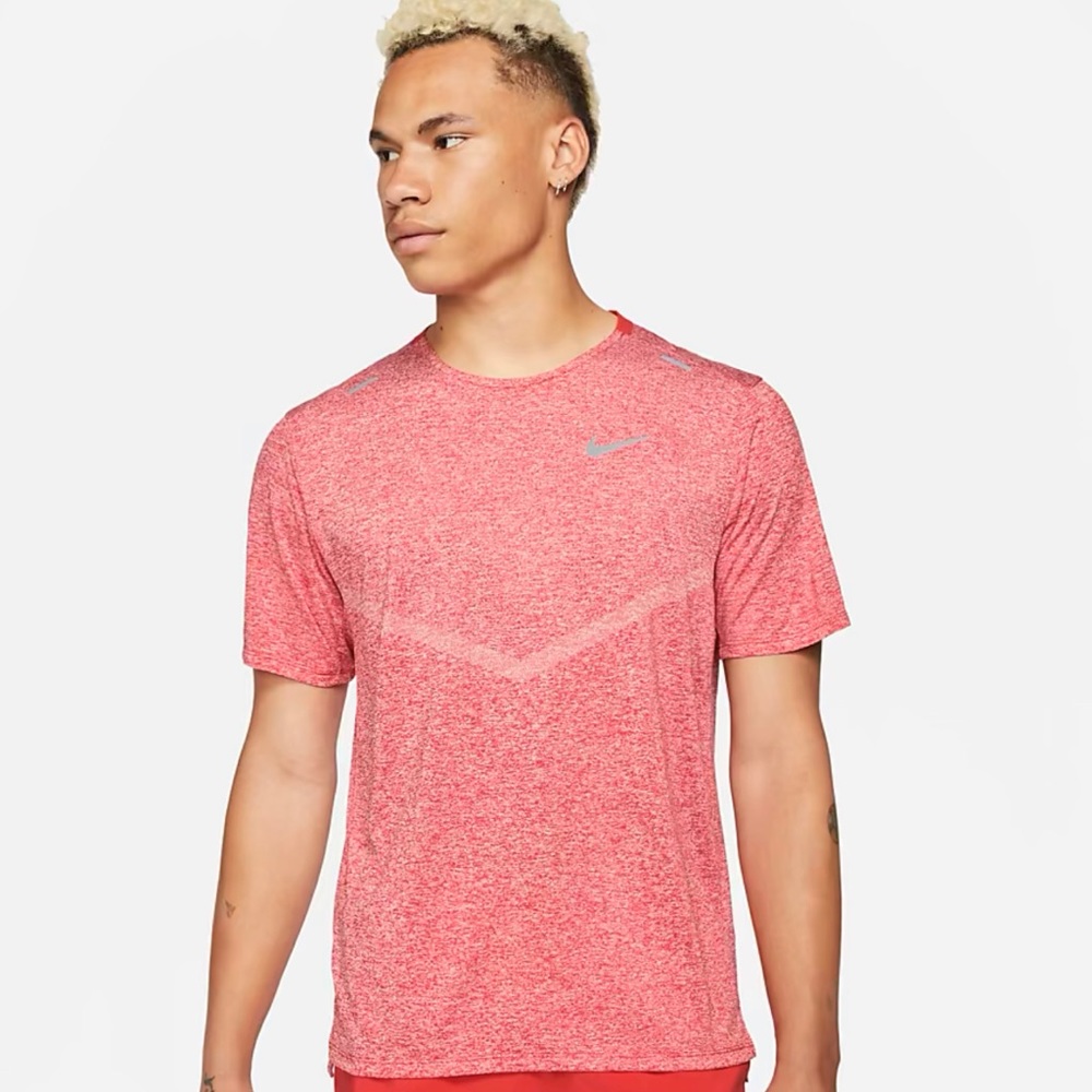 Men's Short-Sleeve Running Top
Nike Dri-FIT Rise 365